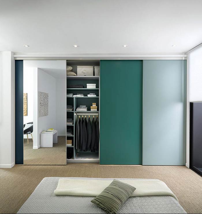 Dressing modulable avec 3 portes coulissantes et une porte miroir