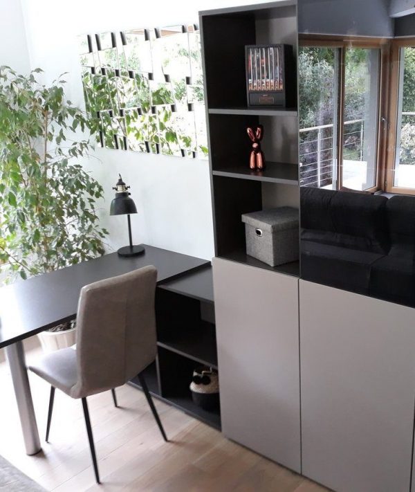 Petit coin bureau ouvert dans le salon - Réalisation Schmidt Mondeville