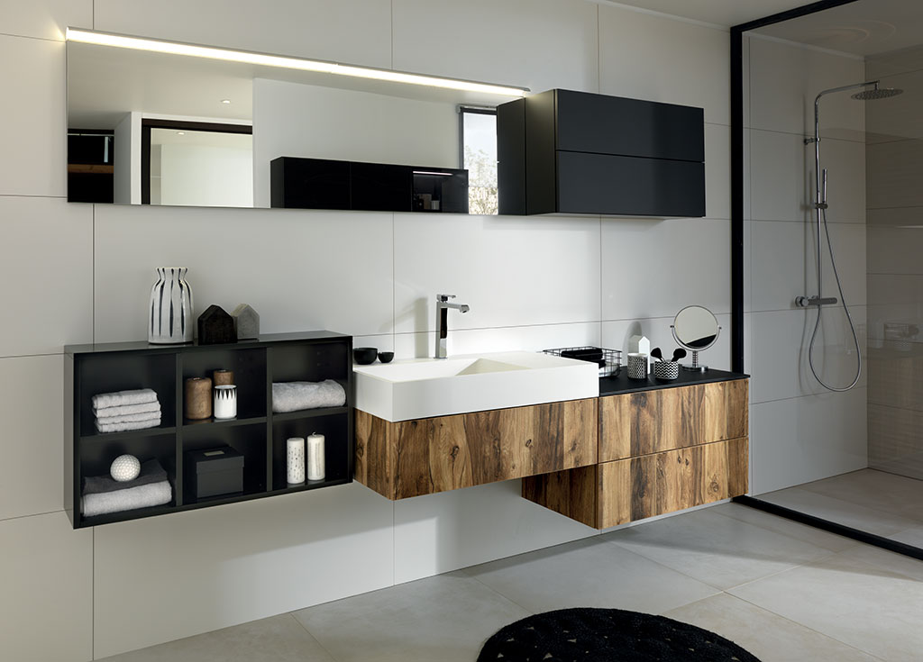 salle de bain noir et bois black wild sur mesure