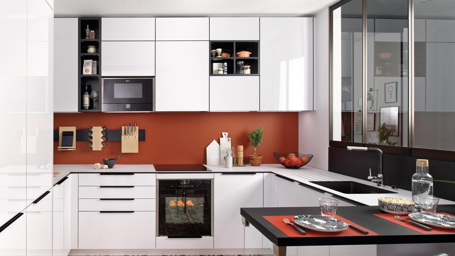cuisine petit espace design avec verrières
