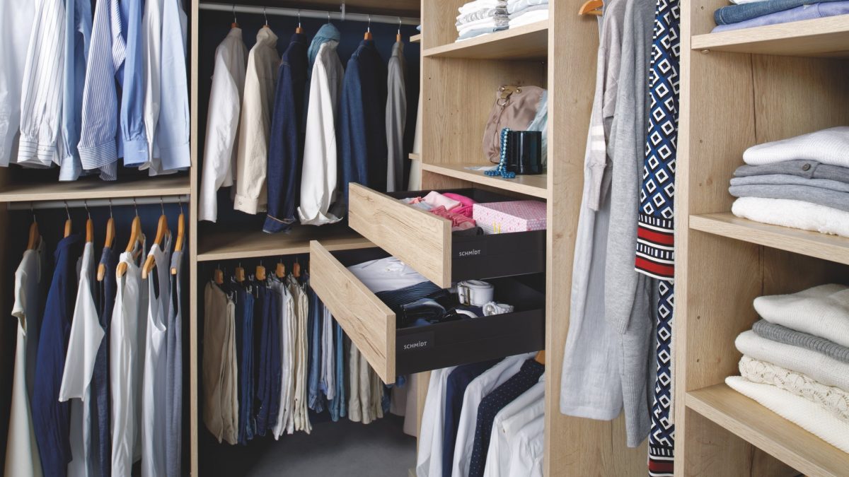 Meuble dressing sur mesure et accessoires Schmidt