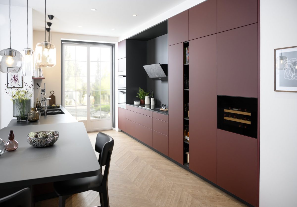 Cuisine design rouge et noire