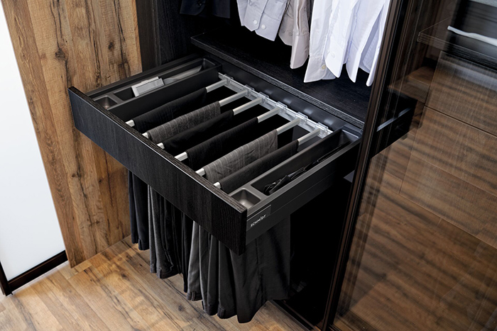 Portes-pantalons coulissants 