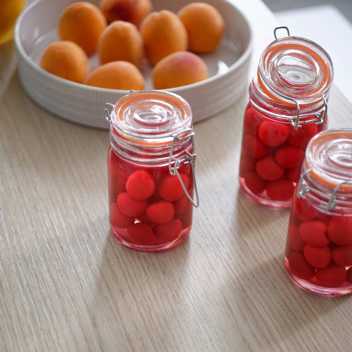 Bocaux hermétiques pour cerises. 