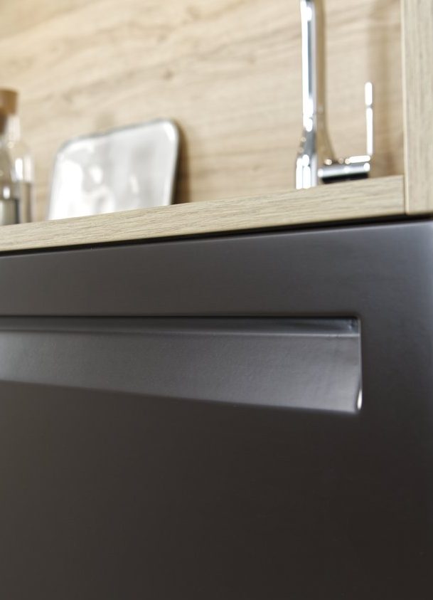 Cambia el estilo de tu cocina gracias a los tiradores integrados.