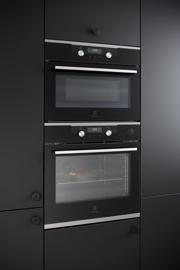 Le four vapeur avec sonde de cuisson intégrée Electrolux - KOCDP61X.