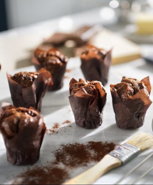 Réalisez des fondants au chocolat avec le temps de cuisson idéal.