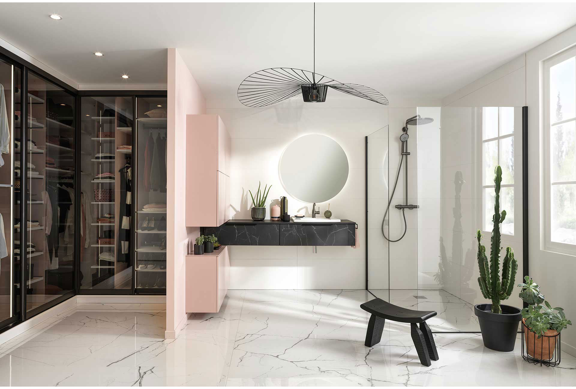 spots et luminaire dans la salle de bains