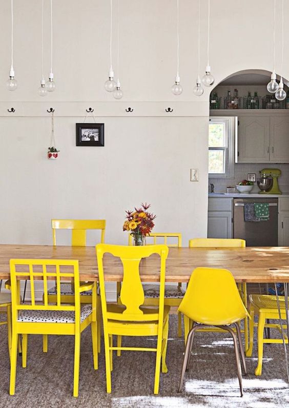 Chaises jaunes – Pinterest 