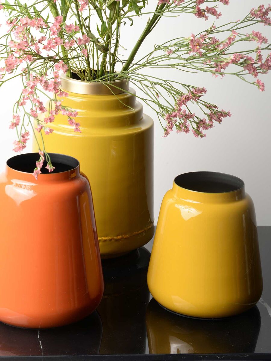 Vase Fynn en fer émaillé jaune