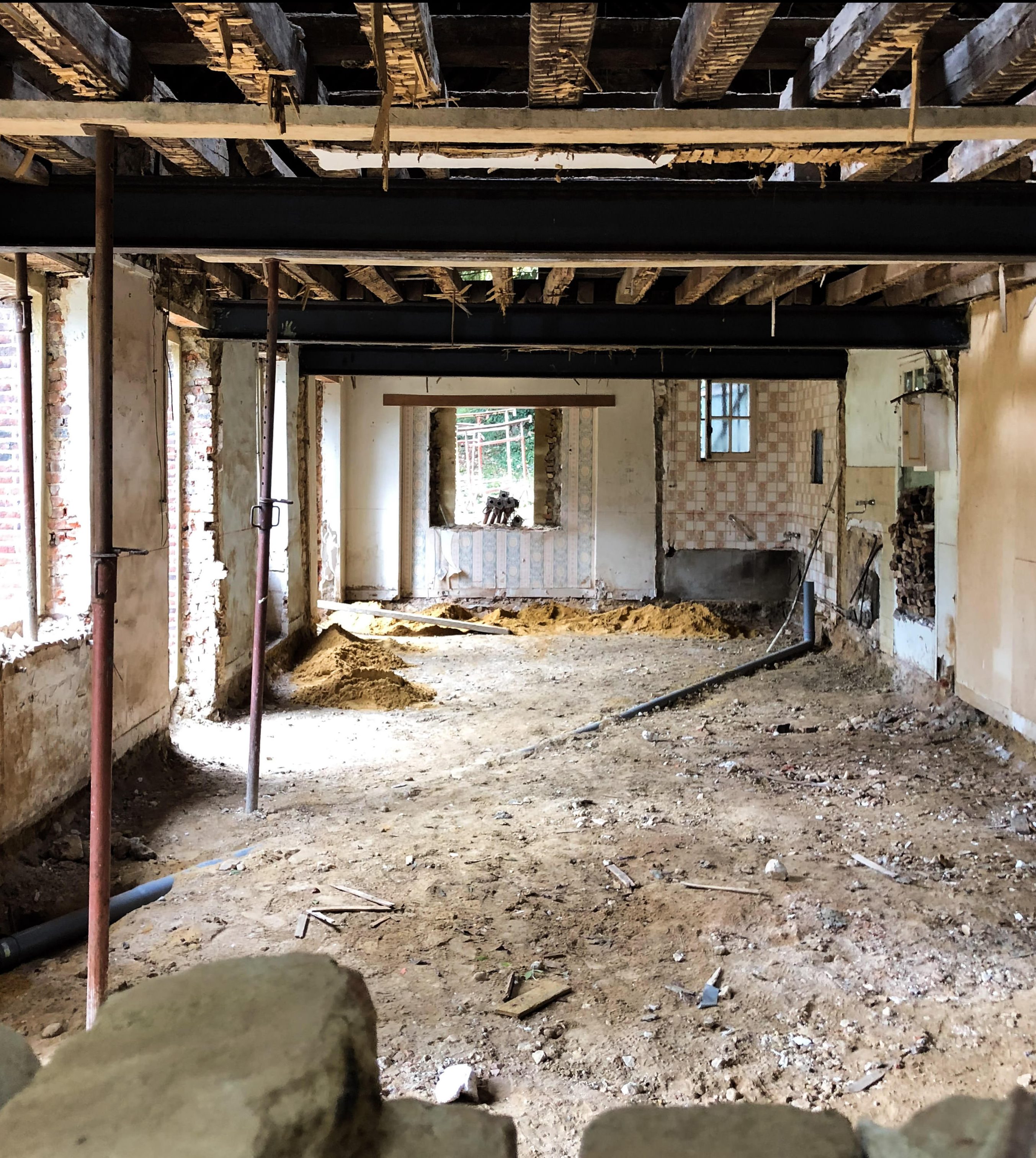 Intérieur de la maison en travaux.