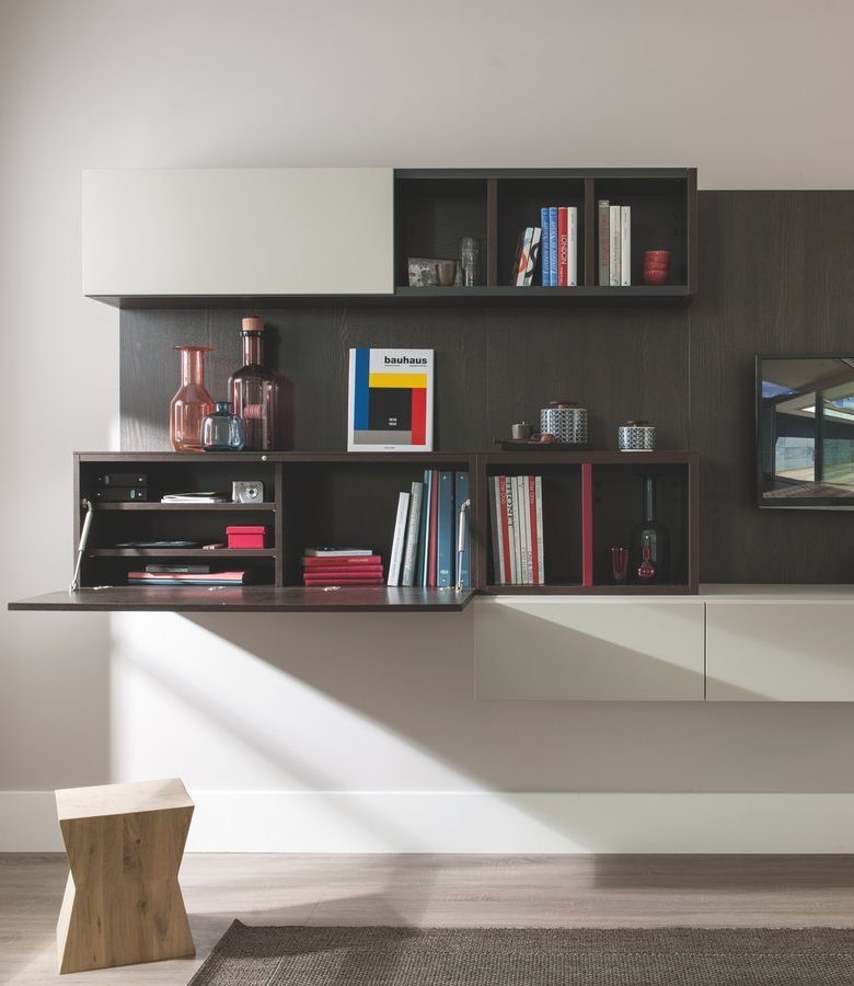 ...avec bureau à abattant ouvert.